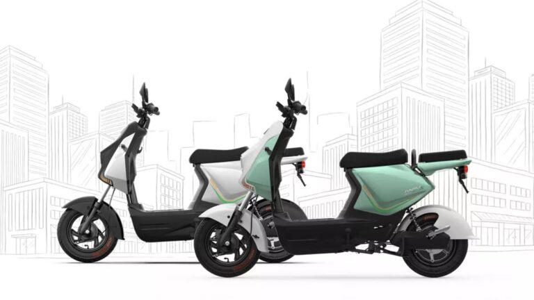 VinFast ra mắt xe máy điện Amio S2 dành cho học sinh, giá chỉ 12 triệu đồng