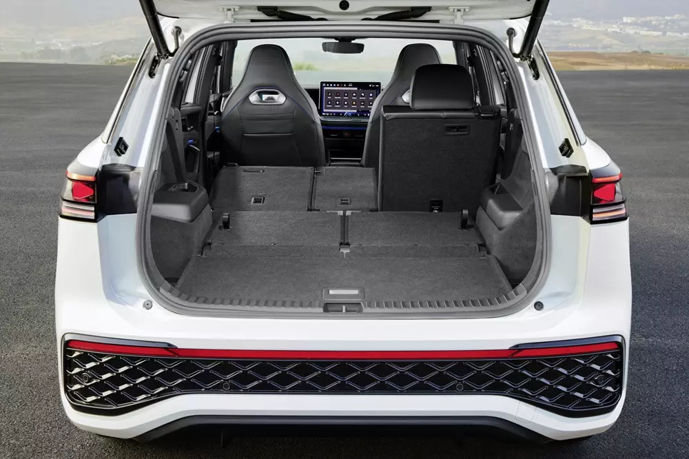 volkswagen-tayron-elegance-3-b9b9 Volkswagen Tayron được hé lộ tại Đông Nam Á, chuẩn bị ra mắt để thay thế Tiguan, rộng cửa về Việt Nam - Ảnh 8.