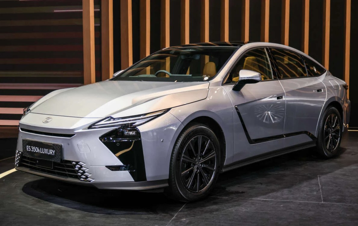 2026-GIIAS-Lexus-ES350h-Luxury-1-1200x801.jpg 2026-GIIAS-Lexus-ES350h-Luxury-1-1200x801.jpg
