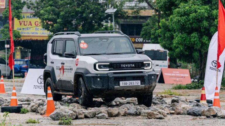 Đánh giá Toyota Land Cruiser FJ 2026: SUV địa hình cá tính, danh có xứng với thực?