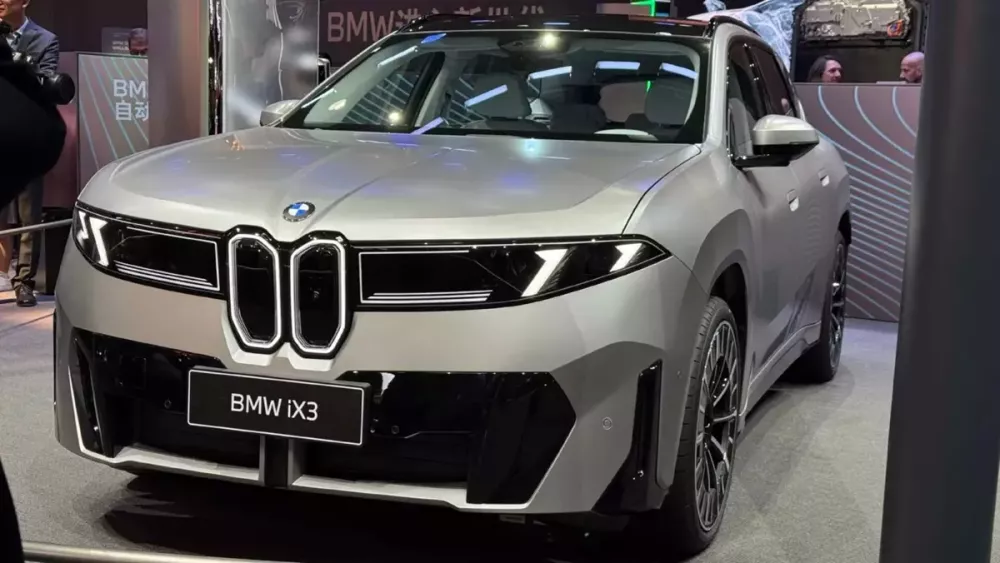 bmw-ix3-b6a3-1 Khách hàng ồ ạt đặt cọc mua BMW iX3 dù chưa được sờ tận tay xe tại đại lý