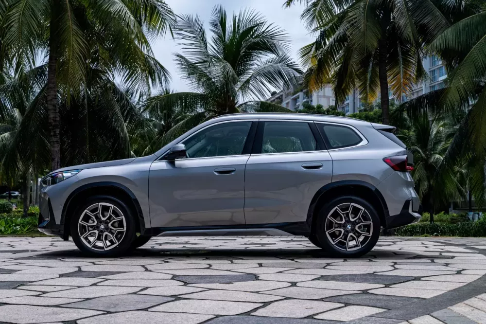 bmw-x1-4-3441 BMW X1 2026 ra mắt Việt Nam: Giá từ 1,668 tỷ đồng, cạnh tranh Mercedes-Benz GLA và Audi Q3- Ảnh 2.