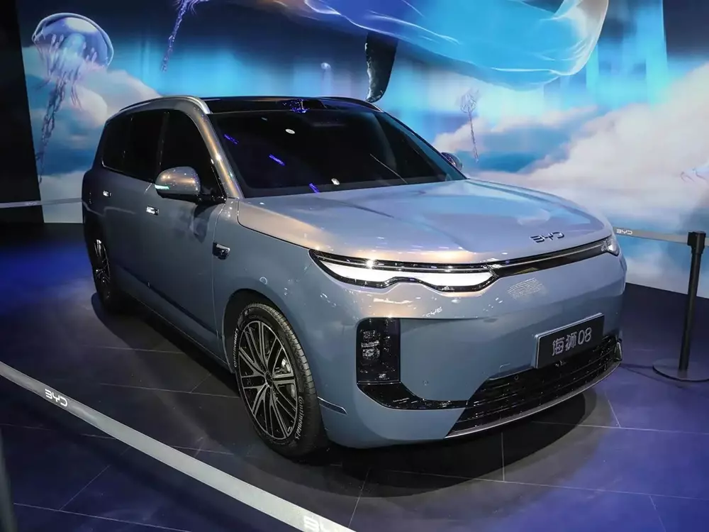 byd-sealion-08-5-f555 SUV cỡ lớn BYD Sealion 08 lộ nội thất trước ngày ra mắt - Ảnh 6.