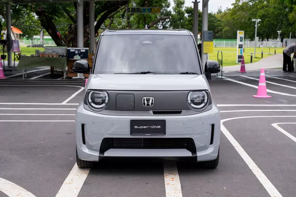 honda-super-one-4-fe4e Honda Super-One có phạm vi di chuyển 205 km