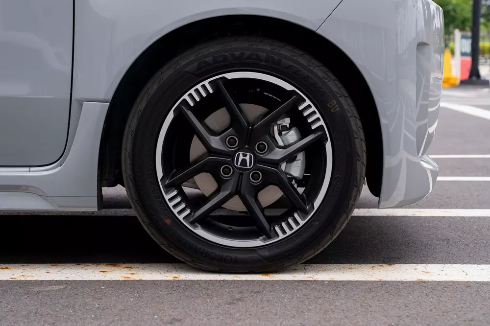 honda-super-one-8-441f Cận cảnh bộ mâm 15 inch của Honda Super-One