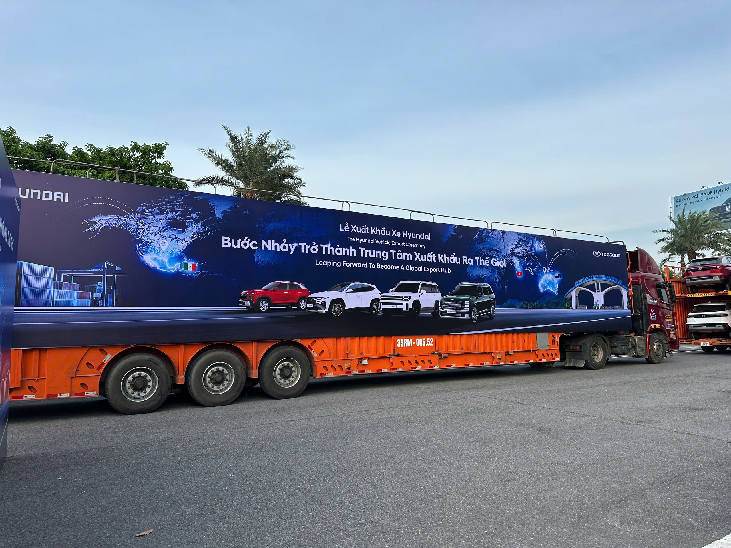 Hyundai-2.jpg Hyundai-2.jpg