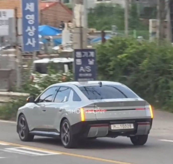 Hyundai Avante 5.jpg Hyundai Avante 5.jpg