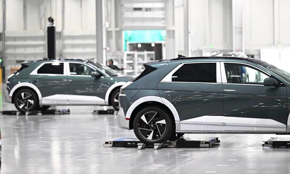 Hyundai-Parking-Robots-811-1-2048x1242.jpg Hyundai-Parking-Robots-811-1-2048x1242.jpg