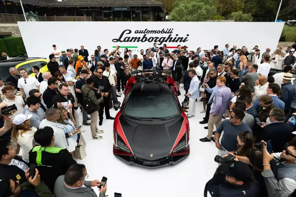 Lamborghini giới thiệu “siêu bò” nhanh và mạnh nhất từ trước đến nay