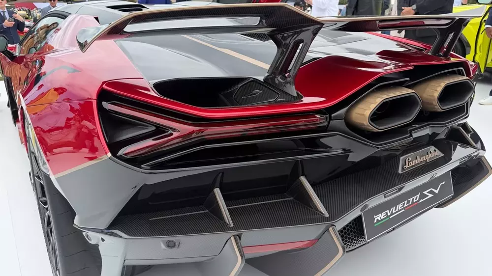 lamborghini-revuelto-sv-a38f Lamborghini Revuelto SV sở hữu lực ép xuống mặt đường lớn để vận hành ổn định ở tốc độ cao