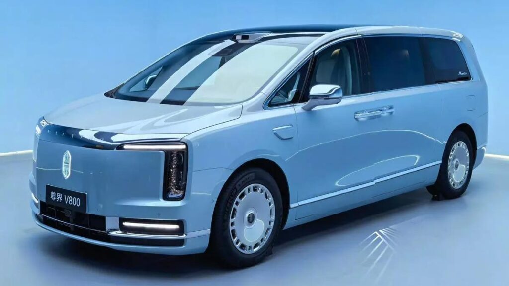 Thương hiệu xe sang của Huawei thách thức Toyota Alphard bằng Maextro V800 giá từ 2,7 tỷ đồng