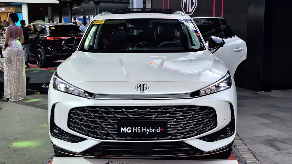 mg-hs-5-2f87 MG HS 2027 sắp ra mắt Việt Nam có gì để cạnh tranh với Mazda CX-5 và Honda CR-V? - Ảnh 2.