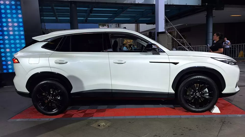 mg-hs-8-28fd MG HS 2027 sắp ra mắt Việt Nam có gì để cạnh tranh với Mazda CX-5 và Honda CR-V? - Ảnh 4.