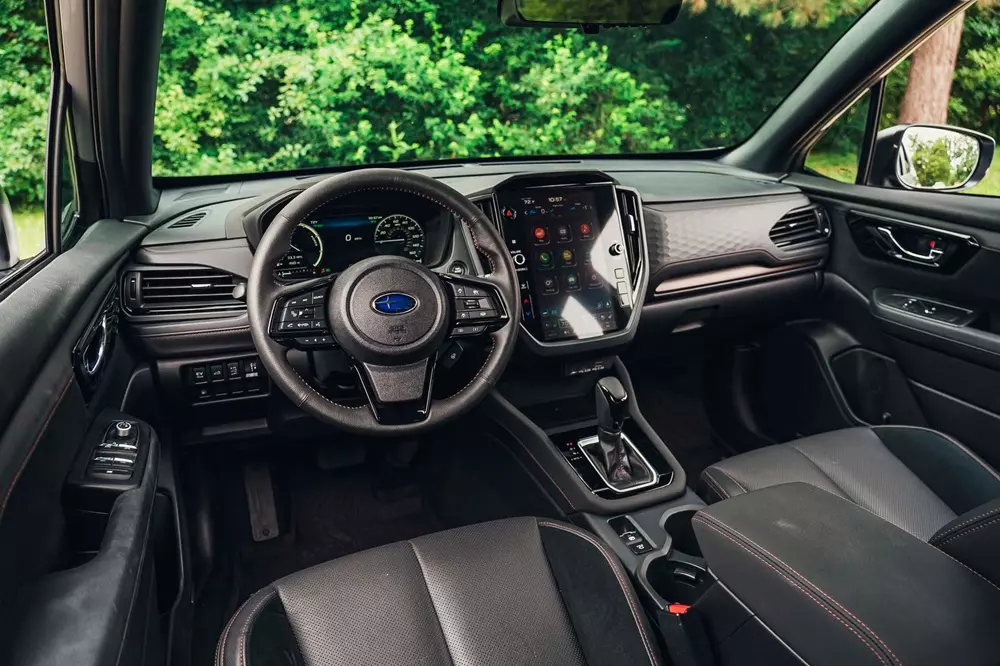subaru-forester-hybrid-1-a63c Nội thất của Subaru Forester Hybrid hứa hẹn đầy đủ tiện nghi