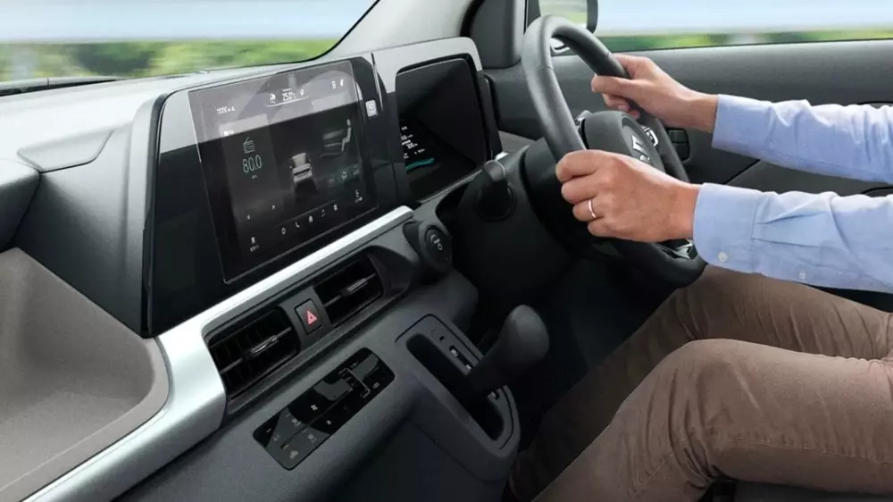 Xe điện mới của Suzuki có thể di chuyển 310 km với bộ pin cực nhỏ - Ảnh 5.