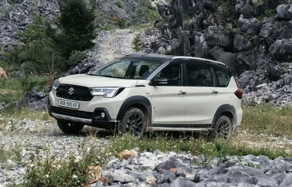 suzuki-xl7-hybrid-aad0-1 Suzuki XL7 Hybrid được tăng mức khuyến mại lên 75 triệu đồng trong tháng 8/2026