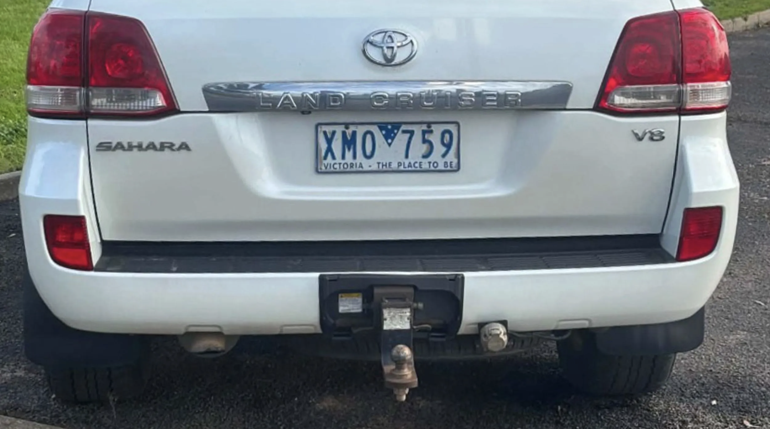 Toyota Land Cruiser  2026-08-08 lúc 11.38.25.png