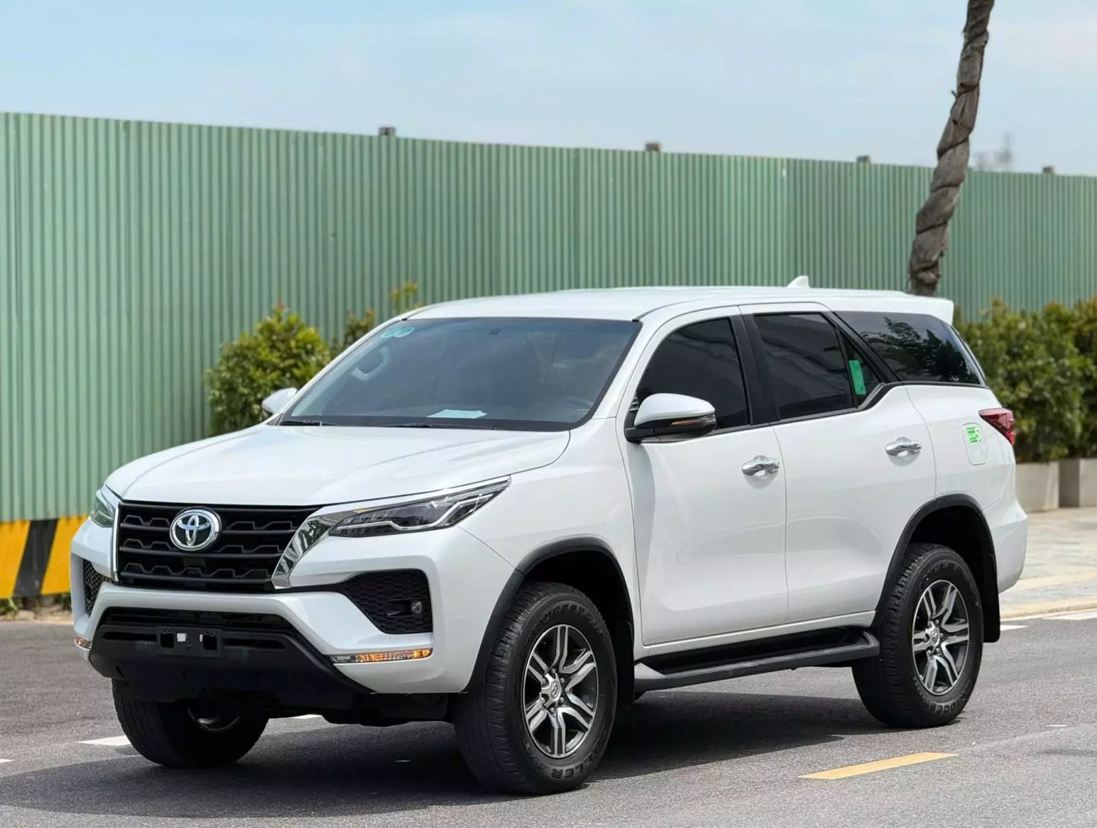 toyota-fortuner-f3c0 Toyota Fortuner tại Việt Nam không còn bản máy dầu - Ảnh 1.