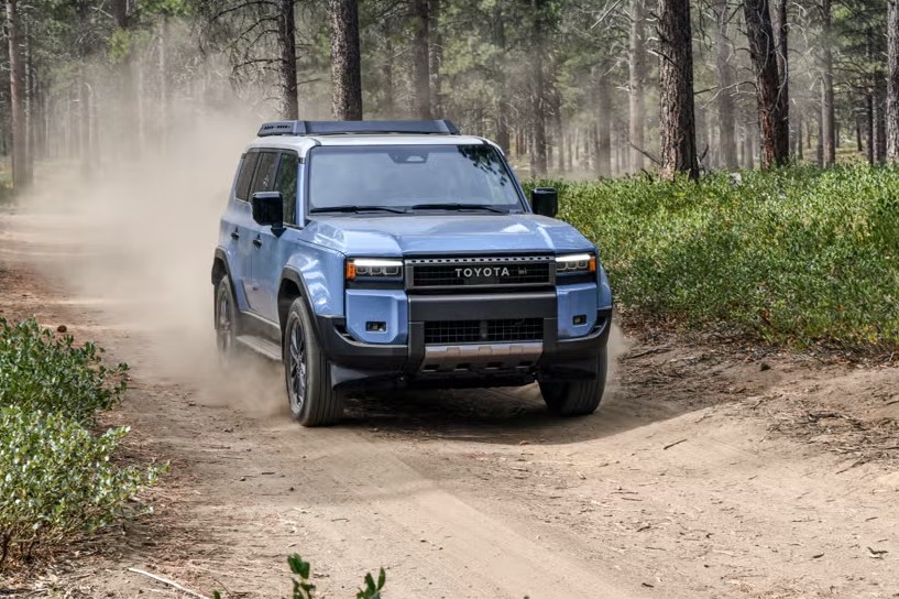 Toyota Land Cruiser.jpg Toyota Land Cruiser.jpg