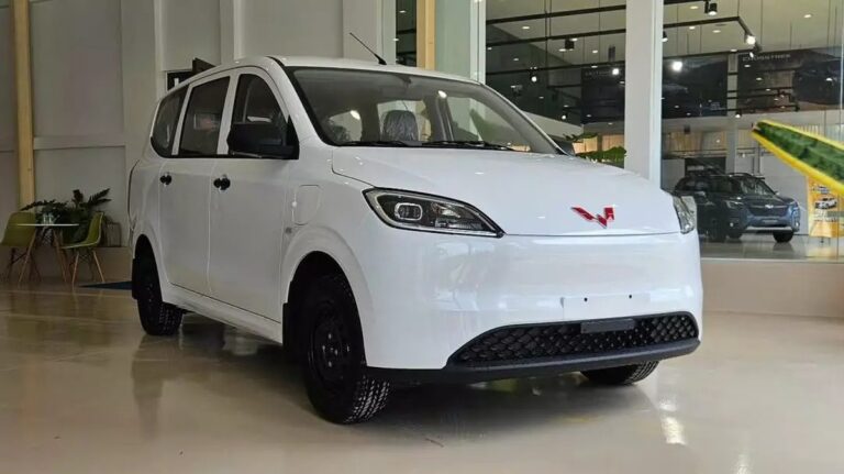 MPV 7 chỗ rẻ hàng đầu Việt Nam Wuling Grango có mặt tại đại lý, sẵn sàng bàn giao cho khách hàng