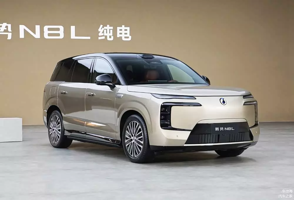 byd-denza-n8l-ev-7-6459-1 SUV cỡ lớn BYD Denza N8L ra mắt phiên bản thuần điện với pin có thể sạc đầy trong 9 phút - Ảnh 1.