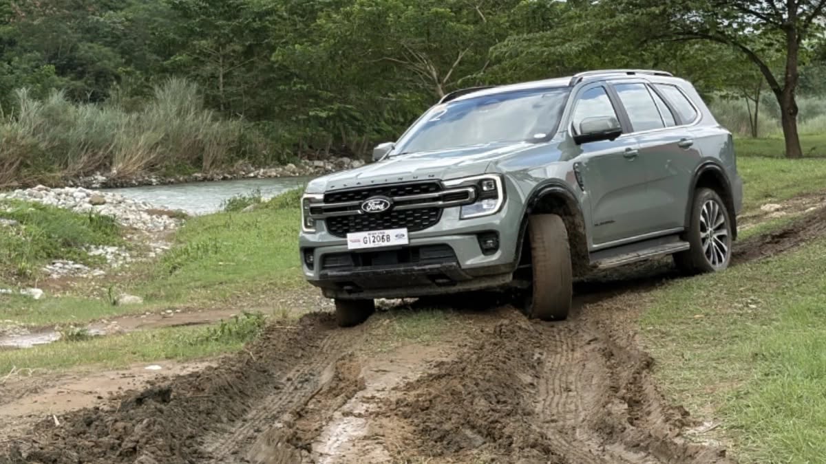 Ford Everest Platinum 5.jpg Ford Everest Platinum 5.jpg