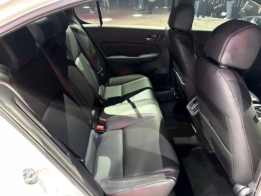 honda-city-2026-11-3648 Honda City 2026 tiếp tục ra mắt Đông Nam Á với diện mạo mới và trang bị nâng cấp, chờ ngày về Việt Nam - Ảnh 10.