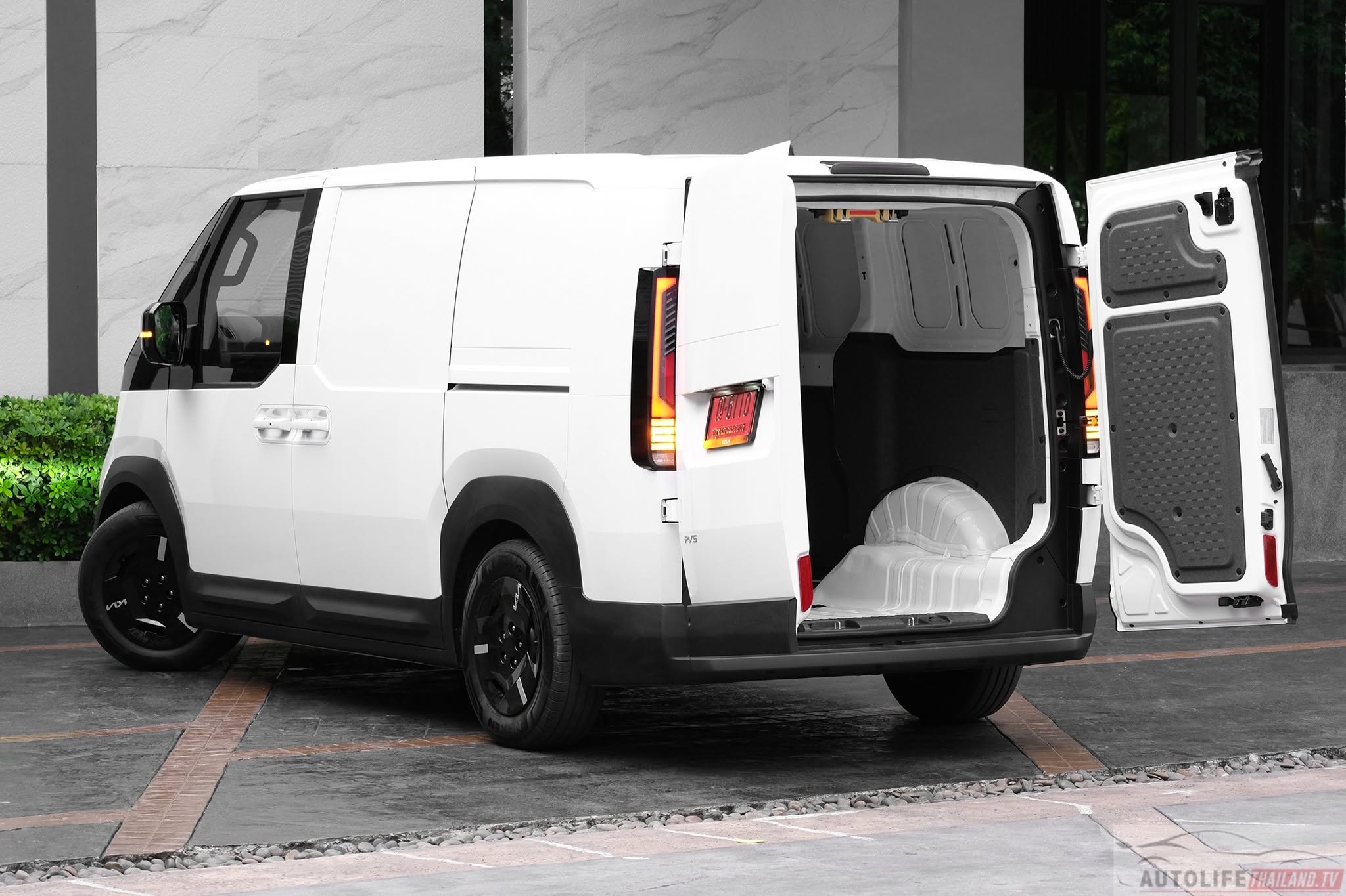 Kia PV5 14.jpg Kia PV5 14.jpg