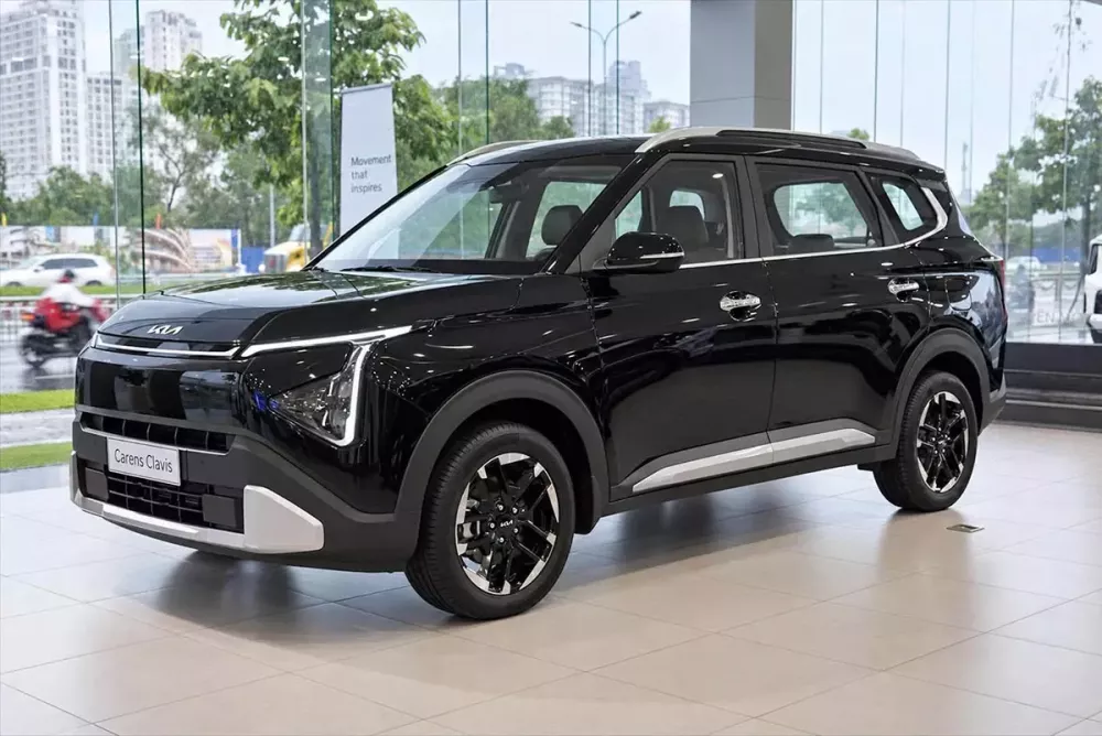 kia-carens-clavis-5-c7ea Ngắm hình ảnh "bằng xương, bằng thịt" của Kia Carens Clavis tại đại lý Việt: thiết kế mới, trang bị "xịn" hơn - Ảnh 10.