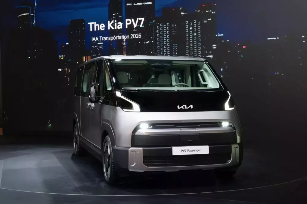 kia-pv7-passenger-2-a42e Kia PV7 trình làng, phả hơi nóng lên Ford Transit - Ảnh 1.
