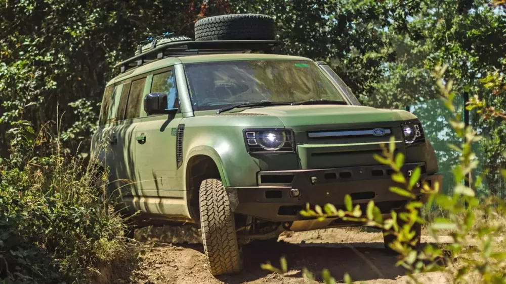 land-rover-defender-wolf-series-ii-a5e2-1 Land Rover Defender Wolf Series II trình làng như xe chuyên phục vụ quân đội