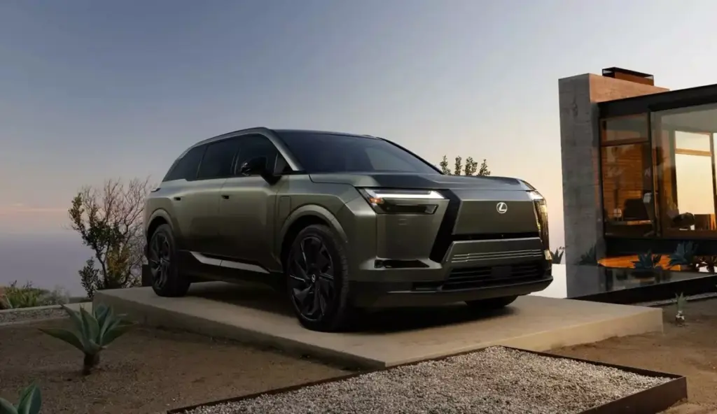 SUV hạng sang Lexus TZ sẽ bán ở Việt Nam được công bố giá bán