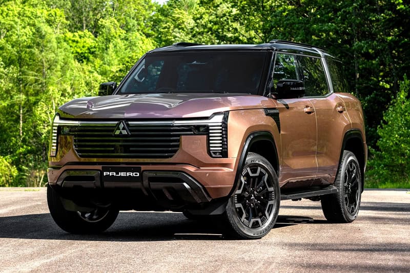 Mitsubishi_PAJERO_official_001.jpg Mitsubishi_PAJERO_official_001.jpg