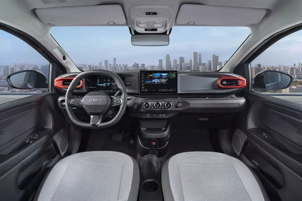 nissan-pixo-d8e3 Khoang lái của Nissan Pixo