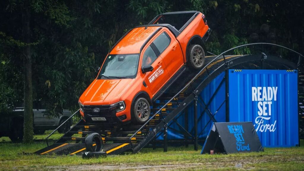 Ford ưu đãi loạt xe trong tháng 9, tiếp tục chuỗi lái thử Ready Set Ford trên toàn quốc