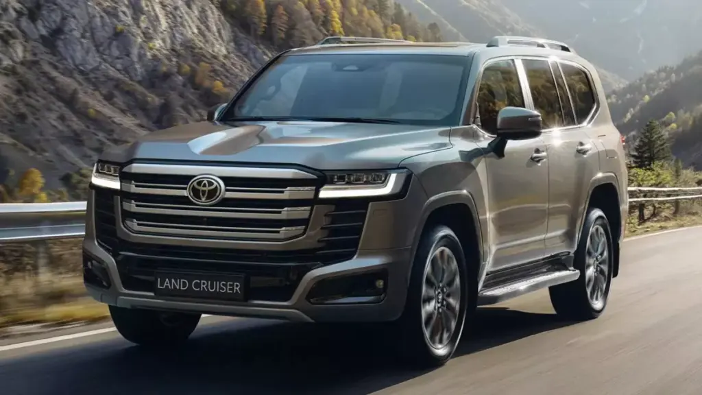 Toyota Land Cruiser 300 ra mắt bản nâng cấp, bỏ máy xăng V6 để chuyển sang động cơ mạnh nhất từ trước đến nay