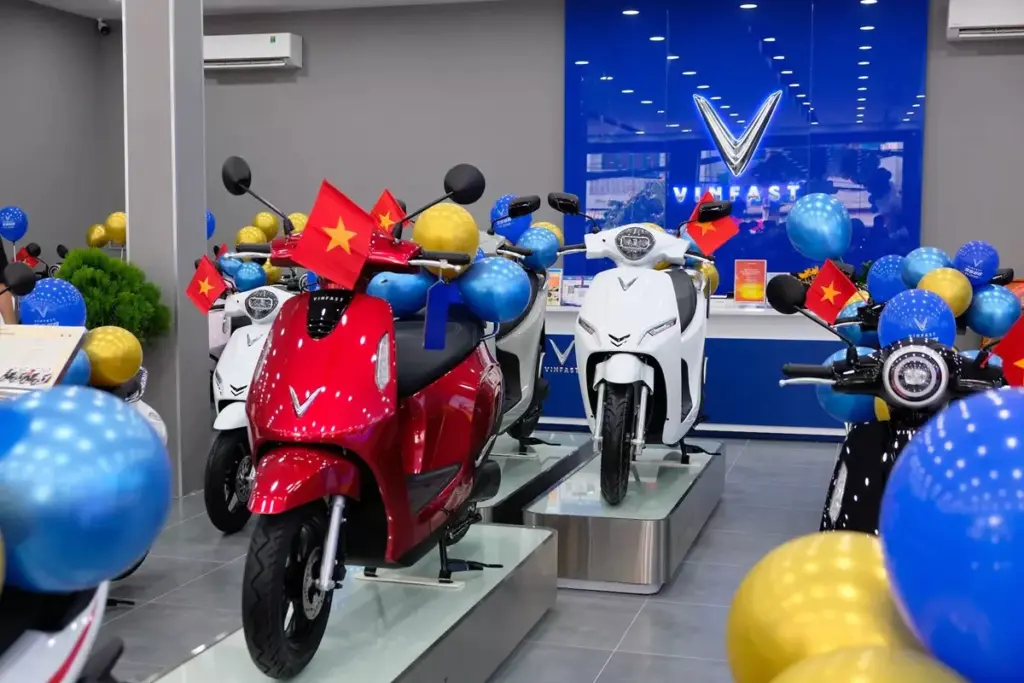 VinFast ưu đãi đến 3 triệu đồng cho khách hàng bán xe máy xăng, chuyển sang xe máy điện