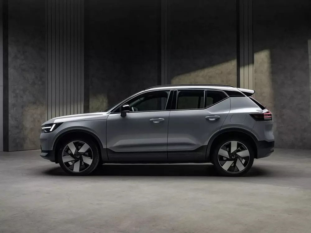 Volvo XC40 2027 dùng động cơ mild hybrid cũ
