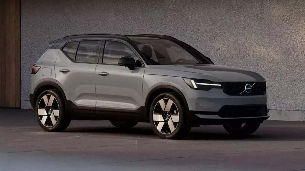 Sau hơn 1 thập kỷ bán trên thị trường, Volvo XC40 vẫn chưa “nghỉ hưu” mà được nâng cấp thiết kế và công nghệ