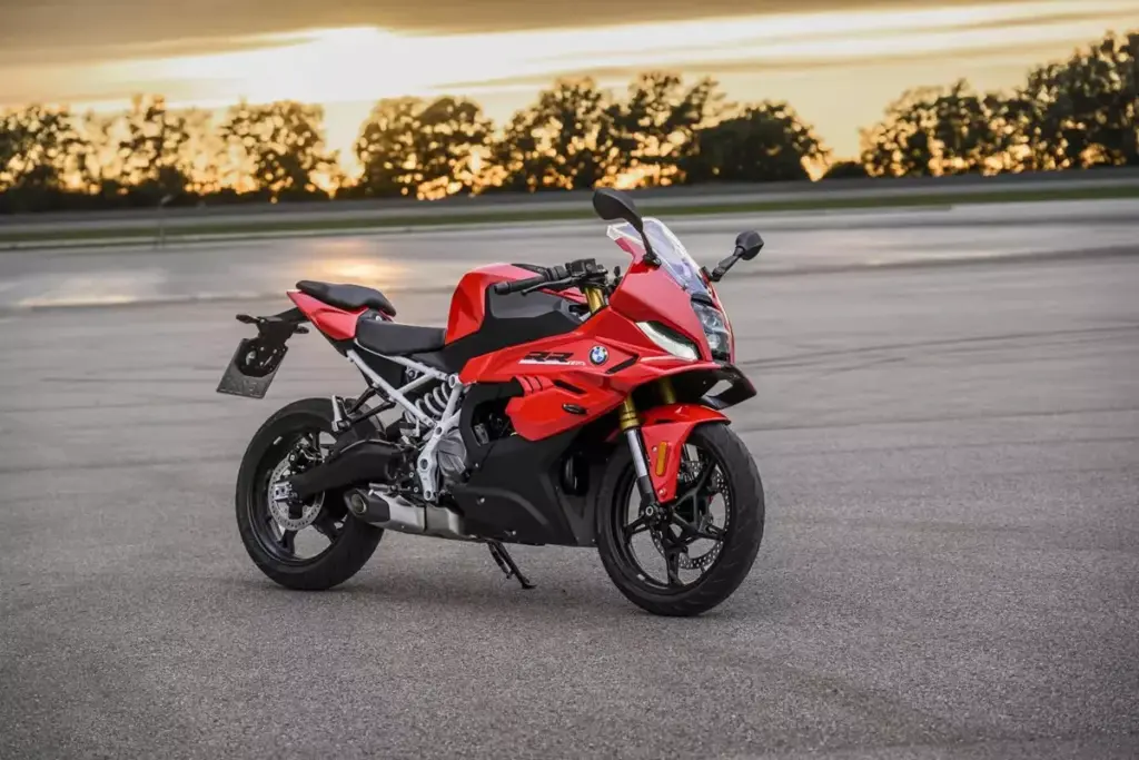 BMW F 450 RR ra mắt như phiên bản thu nhỏ và giá rẻ của “cá mập” S 1000 RR