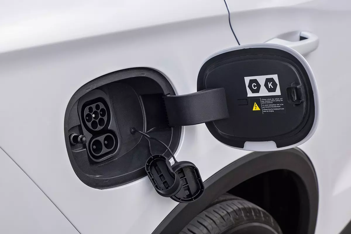 byd-sealion-5-ngoai-that-9-b45a Chốt giá từ 659 triệu đồng, BYD Sealion 5 trở thành mẫu PHEV rẻ nhất Việt Nam - Ảnh 5.