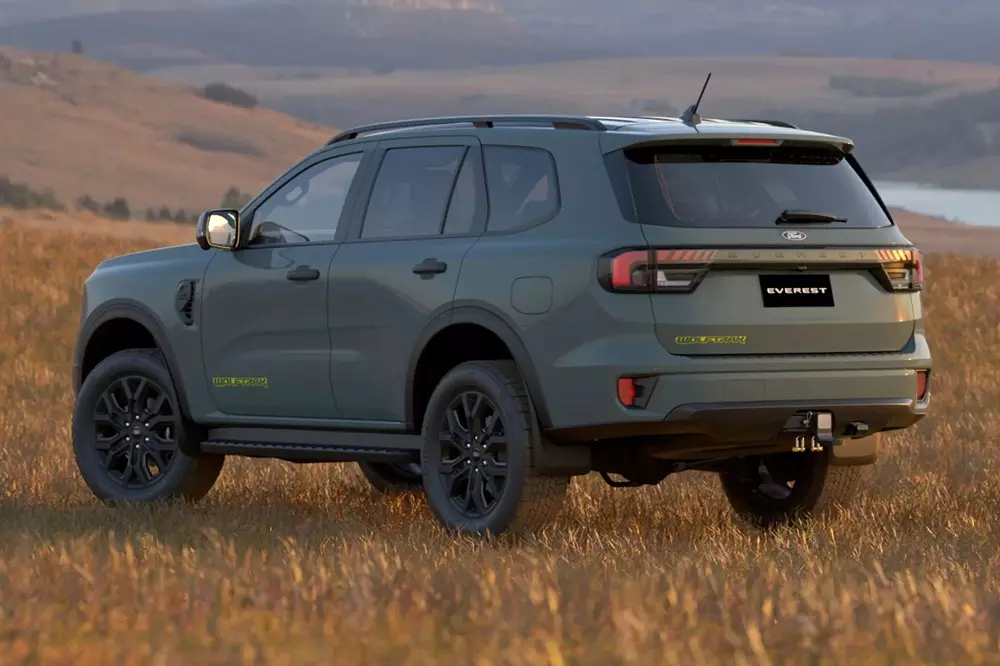 ford-everest-wolftrak-2027-1-2cbd Ford Everest 2027 có thêm phiên bản Wolftrak mới, thay thế Wildtrak - Ảnh 2.