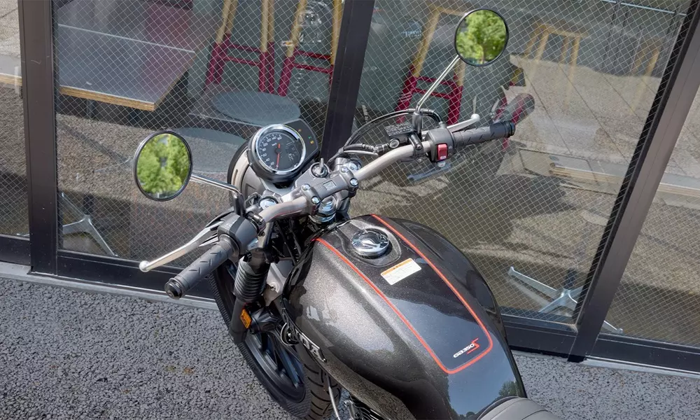 honda-gb350s-1-d708 Mô tô phân khối lớn Honda GB350S lần đầu ra mắt tại thị trường Việt Nam, giá 135 triệu đồng - Ảnh 4.