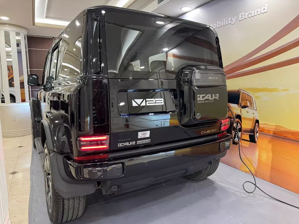 icaur-v23-2-bfcc iCaur V23 sở hữu thiết kế vuông vức như Range Rover