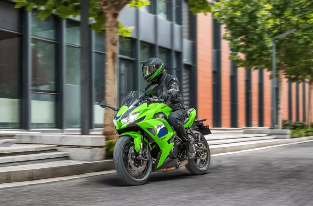 kawasaki-ninja-650-2027-3-1769 Mô tô thể thao Kawasaki Ninja 650 2027 trình làng với phuộc và phanh mới - Ảnh 1.