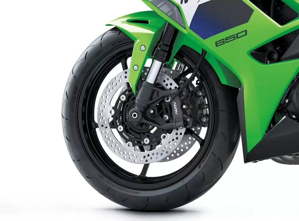 kawasaki-ninja-650-2027-d9c5 Mô tô thể thao Kawasaki Ninja 650 2027 trình làng với phuộc và phanh mới - Ảnh 2.