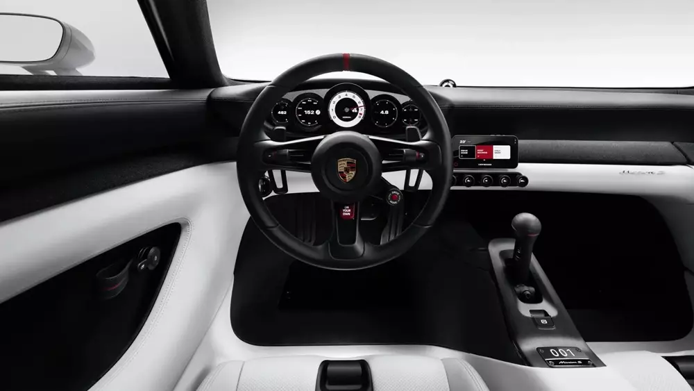 Khoang lái ấn tượng của Porsche Mission S