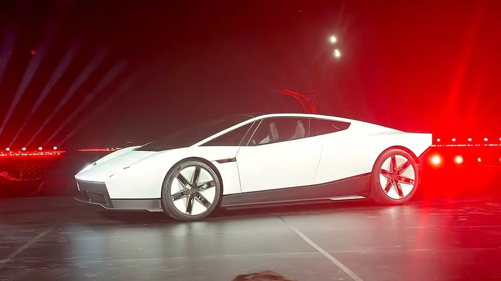 tesla-roadster-e165 Tesla Roadster bay và lộn nhào trên không tại sự kiện ra mắt, tăng tốc từ 0-96 km/h trong 0,81 giây - Ảnh 7.